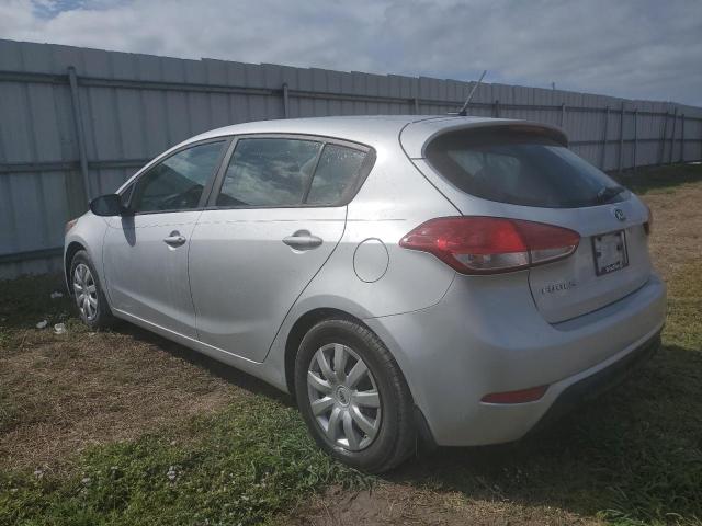 KNAFK5A83H5685807 - 2017 KIA FORTE LX SILVER photo 2