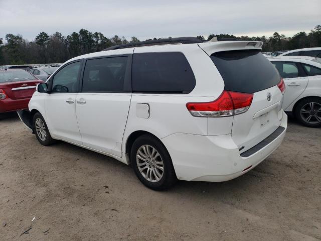 5TDYK3DC4BS163737 - 2011 TOYOTA SIENNA XLE WHITE photo 2