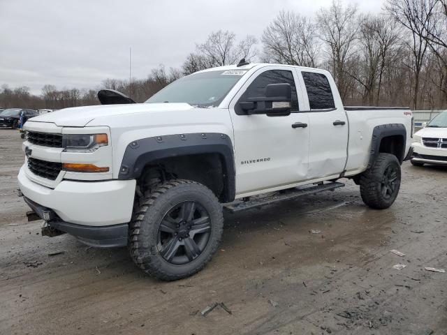 1GCVKPEC0JZ285856 - 2018 CHEVROLET SILVERADO K1500 CUSTOM WHITE photo 1