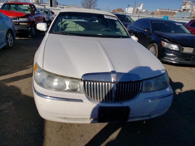 1LNHM81W2YY864047 - 2000 LINCOLN TOWN CAR EXECUTIVE WHITE photo 5