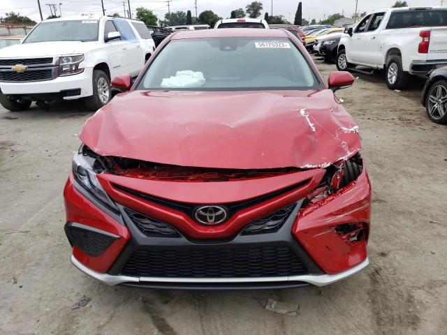 4T1K61AK8MU429927 - 2021 TOYOTA CAMRY XSE RED photo 5