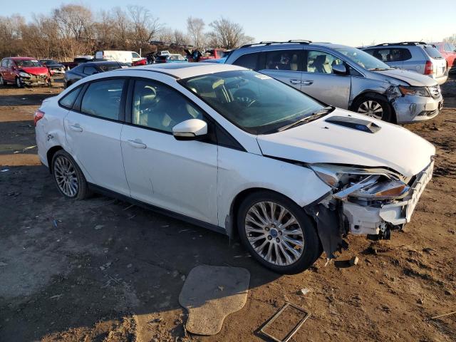 1FADP3F29DL164915 - 2013 FORD FOCUS SE WHITE photo 4