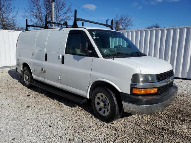 1GCSGAFXXD1146002 - 2013 CHEVROLET EXPRESS G1 WHITE photo 4