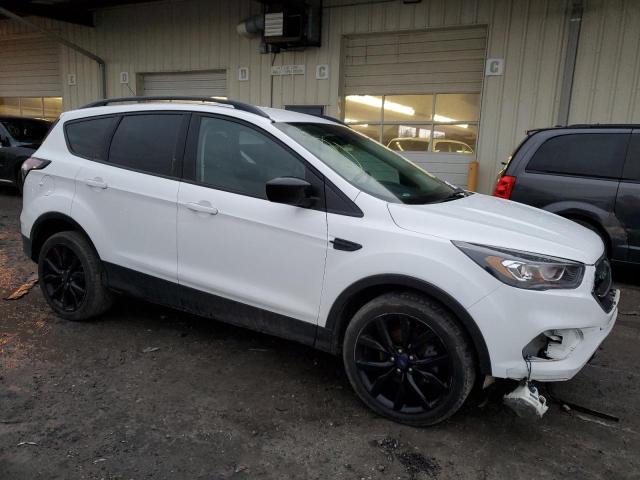 1FMCU0GD0HUC62904 - 2017 FORD ESCAPE SE WHITE photo 4