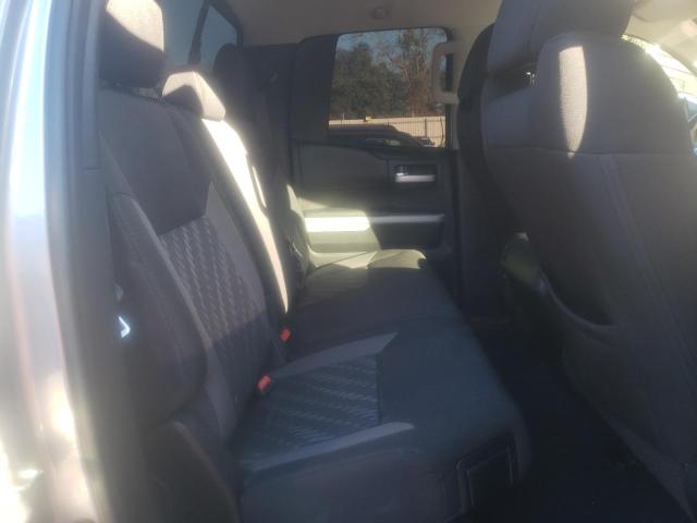 5TFRY5F14JX230405 - 2018 TOYOTA TUNDRA DOUBLE CAB SR/SR5 SILVER photo 10