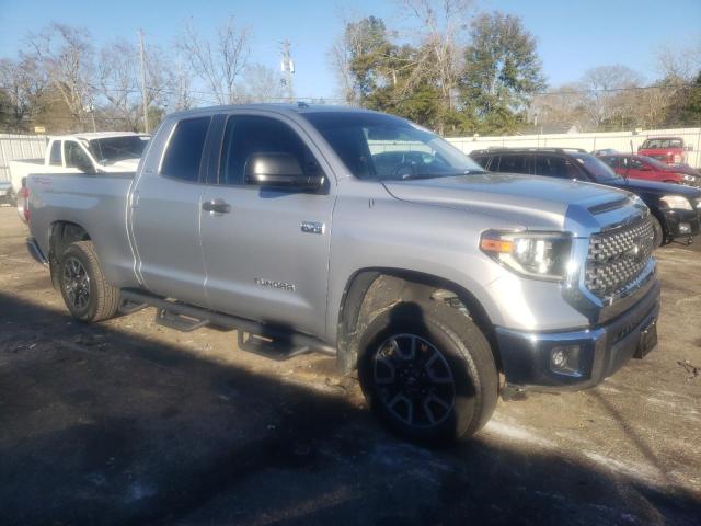 5TFRY5F14JX230405 - 2018 TOYOTA TUNDRA DOUBLE CAB SR/SR5 SILVER photo 4
