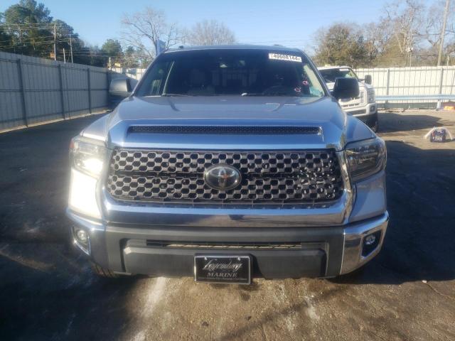5TFRY5F14JX230405 - 2018 TOYOTA TUNDRA DOUBLE CAB SR/SR5 SILVER photo 5