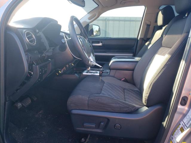 5TFRY5F14JX230405 - 2018 TOYOTA TUNDRA DOUBLE CAB SR/SR5 SILVER photo 7