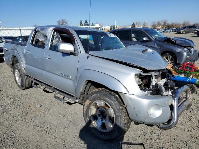 3TMJU4GN4BM124550 - 2011 TOYOTA TACOMA DOUBLE CAB PRERUNNER SILVER photo 4