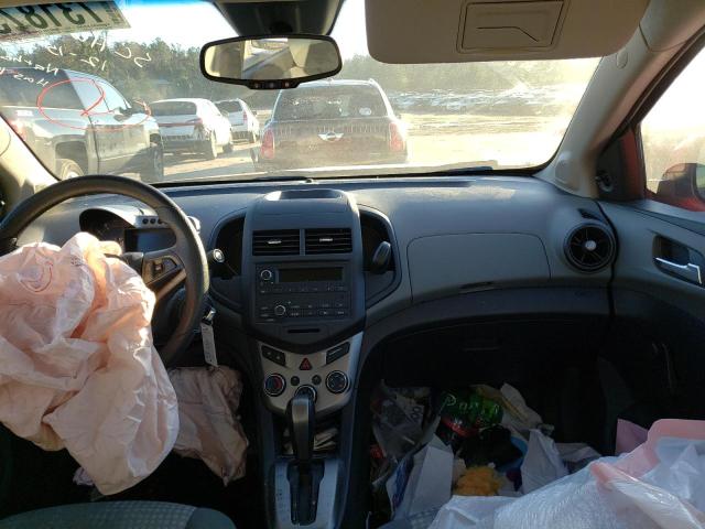 1G1JA5SH4D4201974 - 2013 CHEVROLET SONIC LS წითელი ფოტო 8