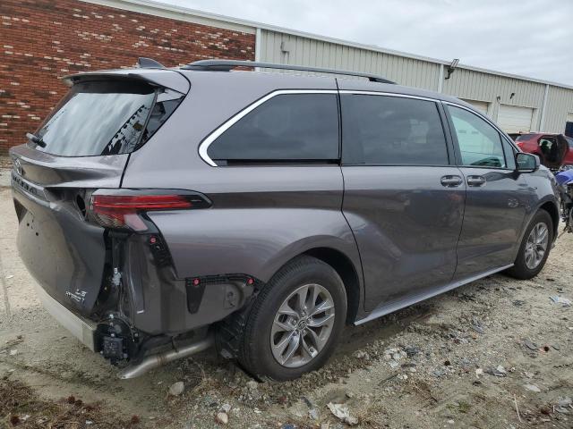 5TDKRKEC8NS092038 - 2022 TOYOTA SIENNA LE GRAY photo 3