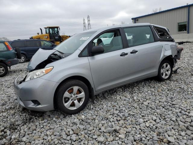 2013 TOYOTA SIENNA, 