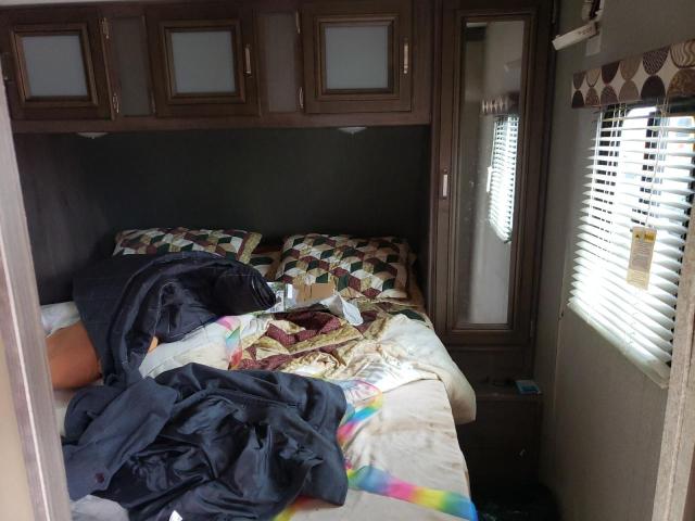 4YDT25227JD415407 - 2018 KEYSTONE PASSPORT WHITE photo 9