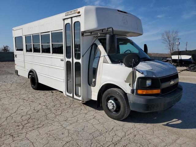 1GBJG31U361255686 - 2006 CHEVROLET EXPRESS G3 WHITE photo 4