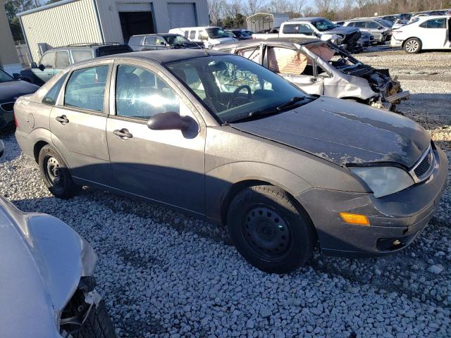 1FAFP34NX5W139088 - 2005 FORD FOCUS ZX4 GRAY photo 4