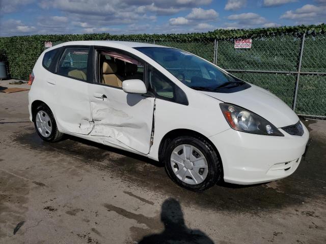 JHMGE8H30DC008082 - 2013 HONDA FIT WHITE photo 4