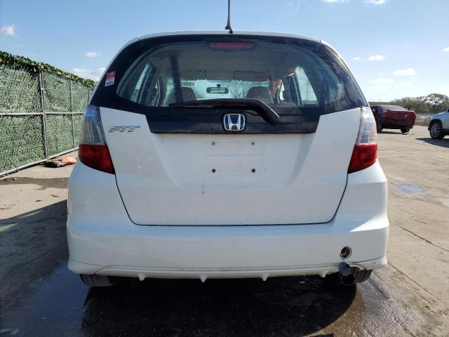 JHMGE8H30DC008082 - 2013 HONDA FIT WHITE photo 6