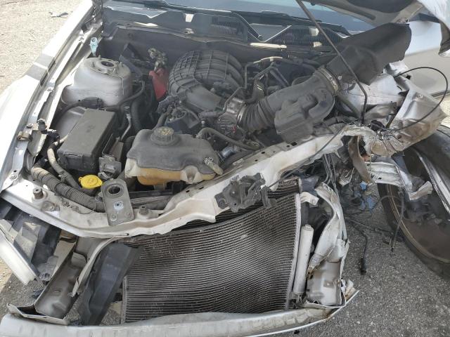 1ZVBP8AM6B5134356 - 2011 FORD MUSTANG SILVER photo 11