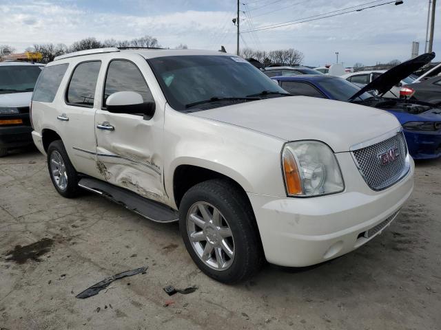 1GKS2EEF8BR189738 - 2011 GMC YUKON DENALI WHITE photo 4