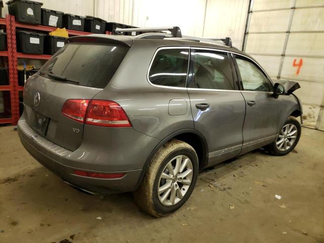 WVGEF9BP3ED005658 - 2014 VOLKSWAGEN TOUAREG V6 GRAY photo 3