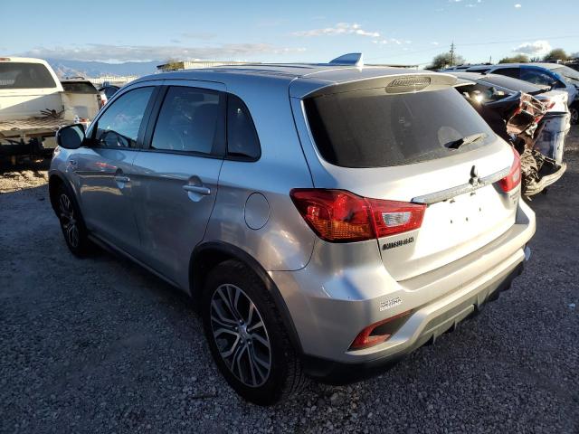 JA4AP3AW9JU002354 - 2018 MITSUBISHI OUTLANDER ES SILVER photo 2