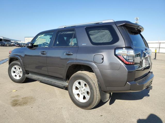 JTEBU5JR0J5571155 - 2018 TOYOTA 4RUNNER SR5/SR5 PREMIUM GRAY photo 2