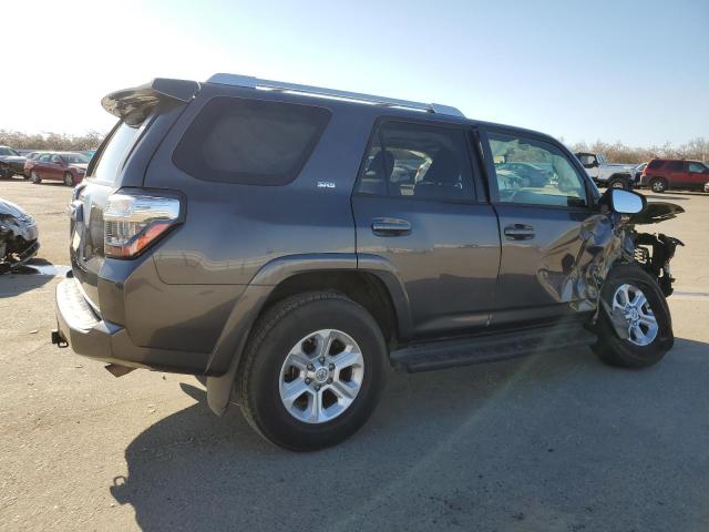 JTEBU5JR0J5571155 - 2018 TOYOTA 4RUNNER SR5/SR5 PREMIUM GRAY photo 3