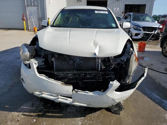 JN8AS5MT6DW542498 - 2013 NISSAN ROGUE S WHITE photo 5