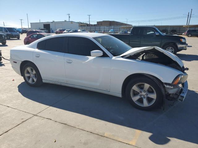 2C3CDXBGXDH689636 - 2013 DODGE CHARGER SE WHITE photo 4