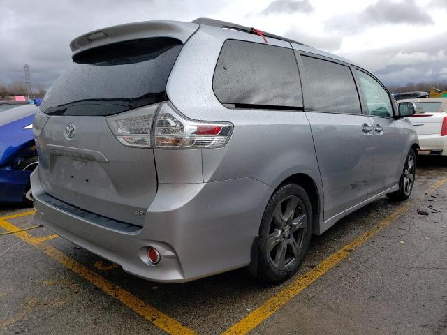 5TDXZ3DC8HS788223 - 2017 TOYOTA SIENNA SE SILVER photo 3