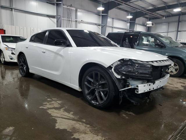 2C3CDXBGXLH102561 - 2020 DODGE CHARGER SXT WHITE photo 4