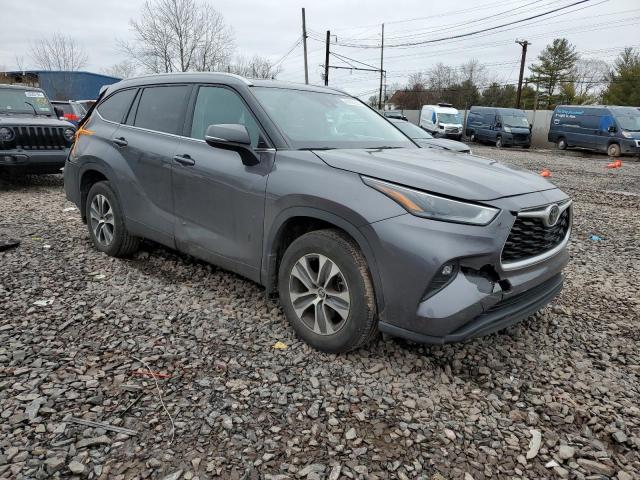 5TDGZRBH4NS190482 - 2022 TOYOTA HIGHLANDER XLE Grafit foto 4