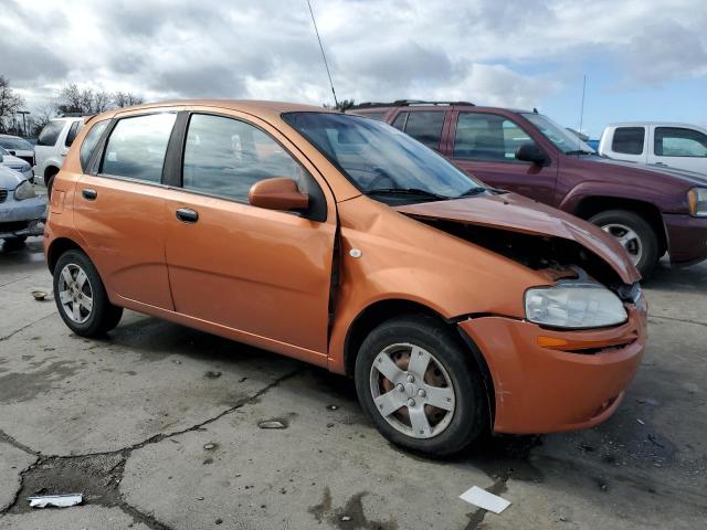 KL1TD666X6B515334 - 2006 CHEVROLET AVEO BASE ORANGE photo 4