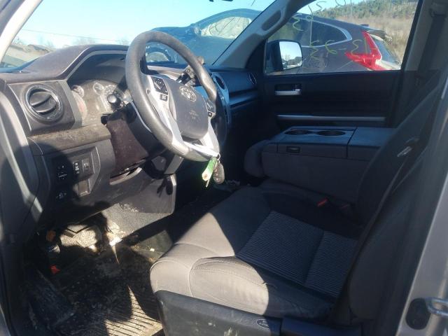 5TFUM5F16HX072455 - 2017 TOYOTA TUNDRA DOUBLE CAB SR/SR5 SILVER photo 7