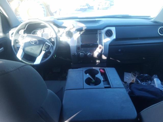 5TFUM5F16HX072455 - 2017 TOYOTA TUNDRA DOUBLE CAB SR/SR5 SILVER photo 8