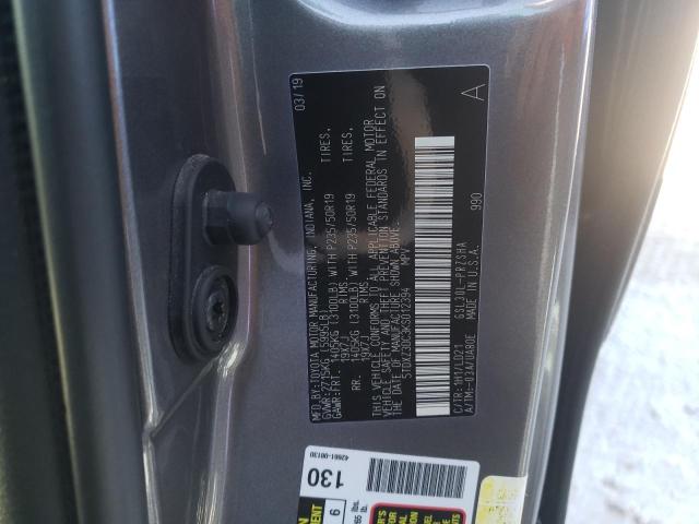 5TDXZ3DC3KS012394 - 2019 TOYOTA SIENNA SE GRAY photo 13