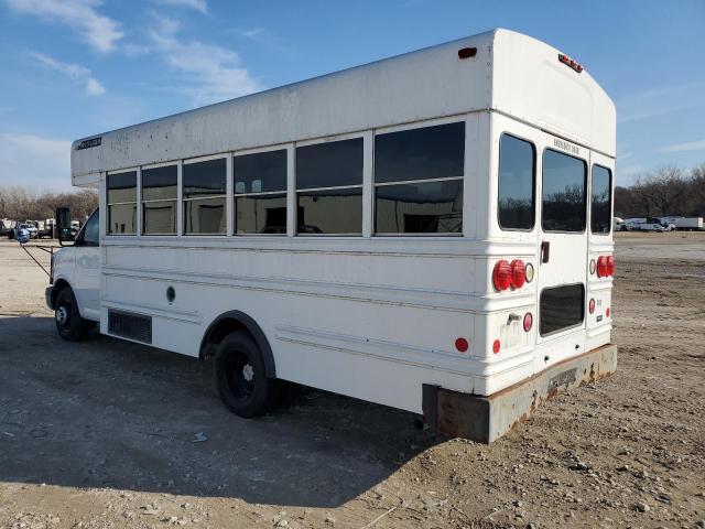 1GBJG31U851197394 - 2005 CHEVROLET EXPRESS G3 WHITE photo 2