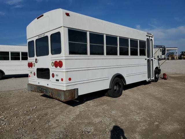 1GBJG31U851197394 - 2005 CHEVROLET EXPRESS G3 WHITE photo 3