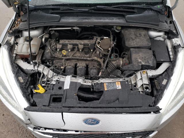 1FADP3F20FL275453 - 2015 FORD FOCUS SE SILVER photo 11