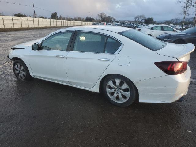 1HGCR2F56FA160776 - 2015 HONDA ACCORD SPORT WHITE photo 2