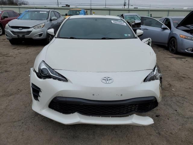 JF1ZNAA13H9704051 - 2017 TOYOTA 86 BASE WHITE photo 5