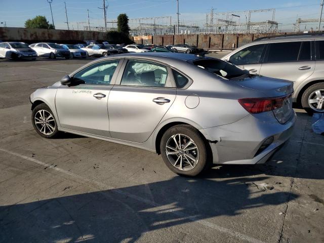 3KPF24AD3RE709538 - 2024 KIA FORTE LX SILVER photo 2