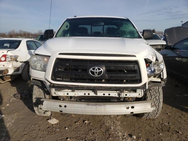 5TFUY5F17BX189389 - 2011 TOYOTA TUNDRA DOUBLE CAB SR5 WHITE photo 5