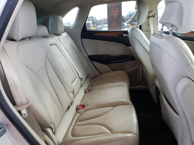 5LMCJ2C91HUL21574 - 2017 LINCOLN MKC SELECT Սպիտակ լուսանկար 10