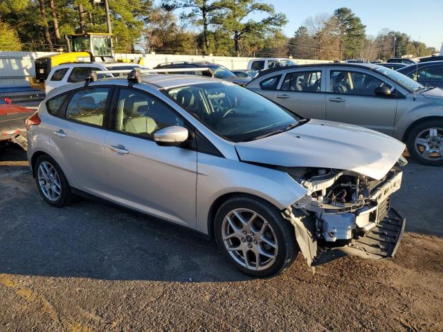 1FADP3K28FL292202 - 2015 FORD FOCUS SE SILVER photo 4