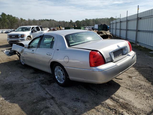 2LNHM82V38X643143 - 2008 LINCOLN TOWN CAR SIGNATURE LIMITED SILVER photo 2