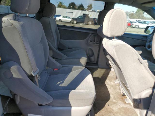 5TDZA23CX5S320503 - 2005 TOYOTA SIENNA CE SILVER photo 11