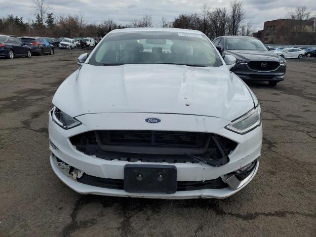 3FA6P0HD0HR287385 - 2017 FORD FUSION SE WHITE photo 5