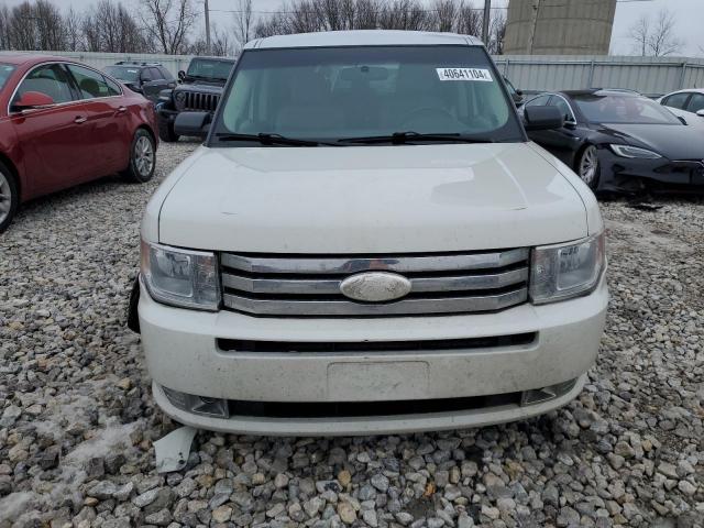 2FMGK5BC0BBD34832 - 2011 FORD FLEX SE WHITE photo 5