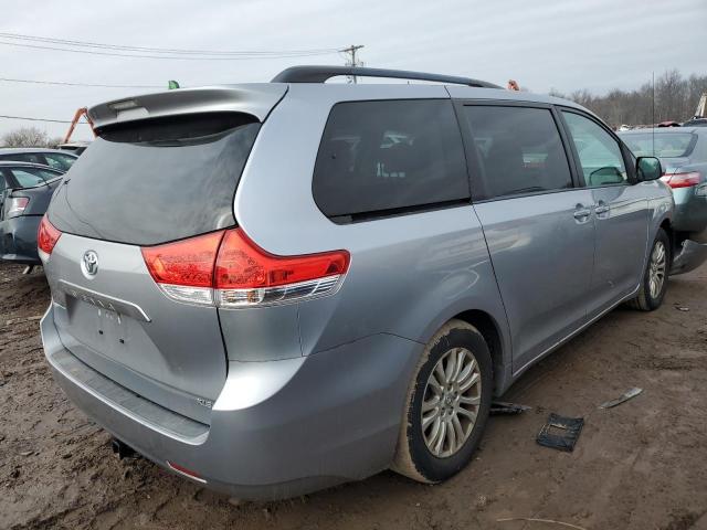 5TDYK3DC8CS256150 - 2012 TOYOTA SIENNA XLE SILVER photo 3